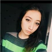 Sono una docente di italiano, storia, geografia, filosofia e scienze umane. Ho tanta voglia di mettermi in gioco per i giovani